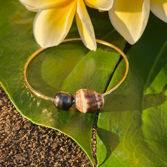 SZ 7 Chaldean Cone Shell W/ Baroque Tahitian