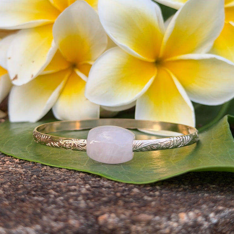 SZ 7.5 Lili’uokalani Bangle W/ Rose Quartz Barrel