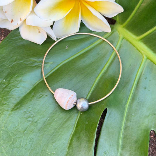 SZ 8.5 Brown Cone Shell W/Tahitian Pearl Bangle