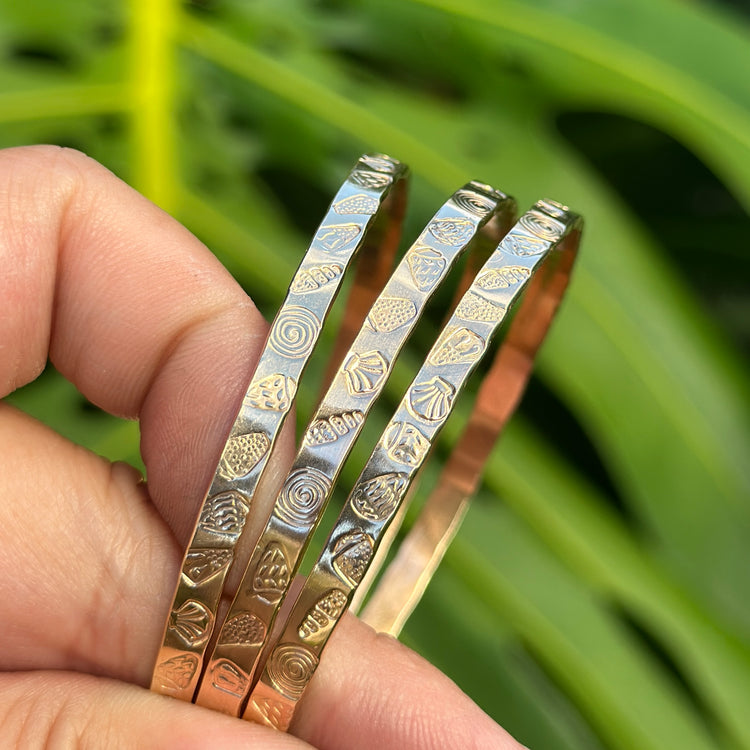 $95 SHELL LOVERS DREAM BANGLE