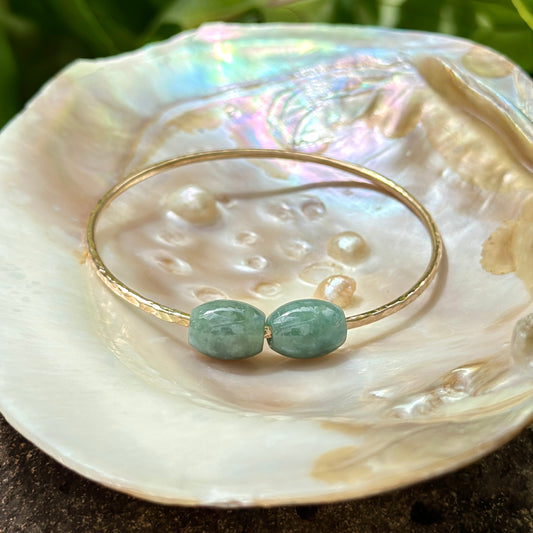 Jaded Liʻi Barrel Bangle in Burmese
