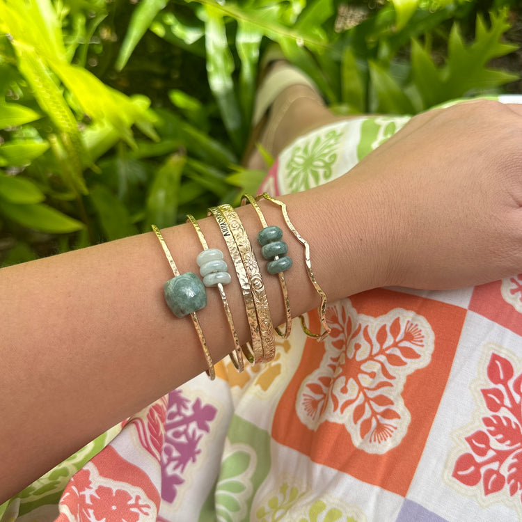 Jaded Keʻokeʻo Trio bangle