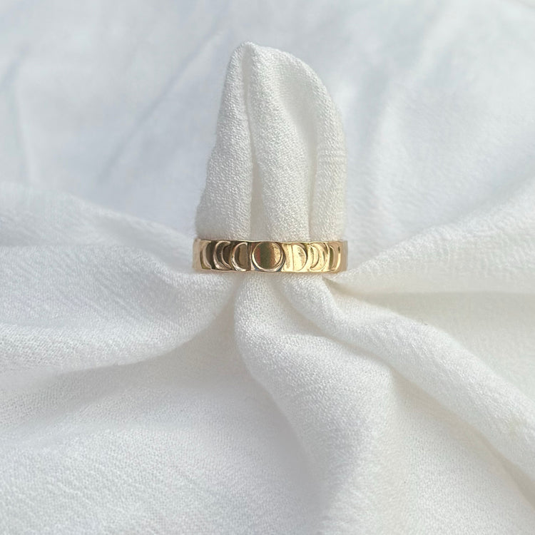 Nā Mahina Ring