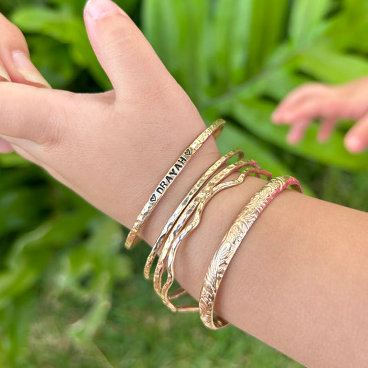 Keiki Wavy Bangle