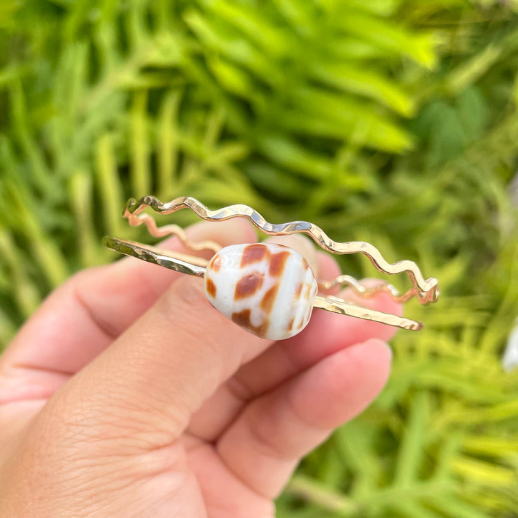Keiki Wavy Bangle